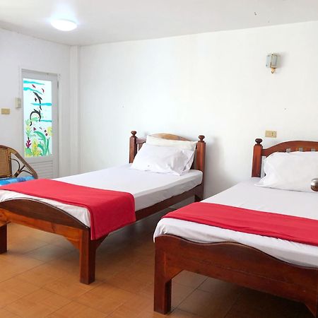 פרה נאקון סי איוטאיה Moradok Thai Guesthouse מראה חיצוני תמונה