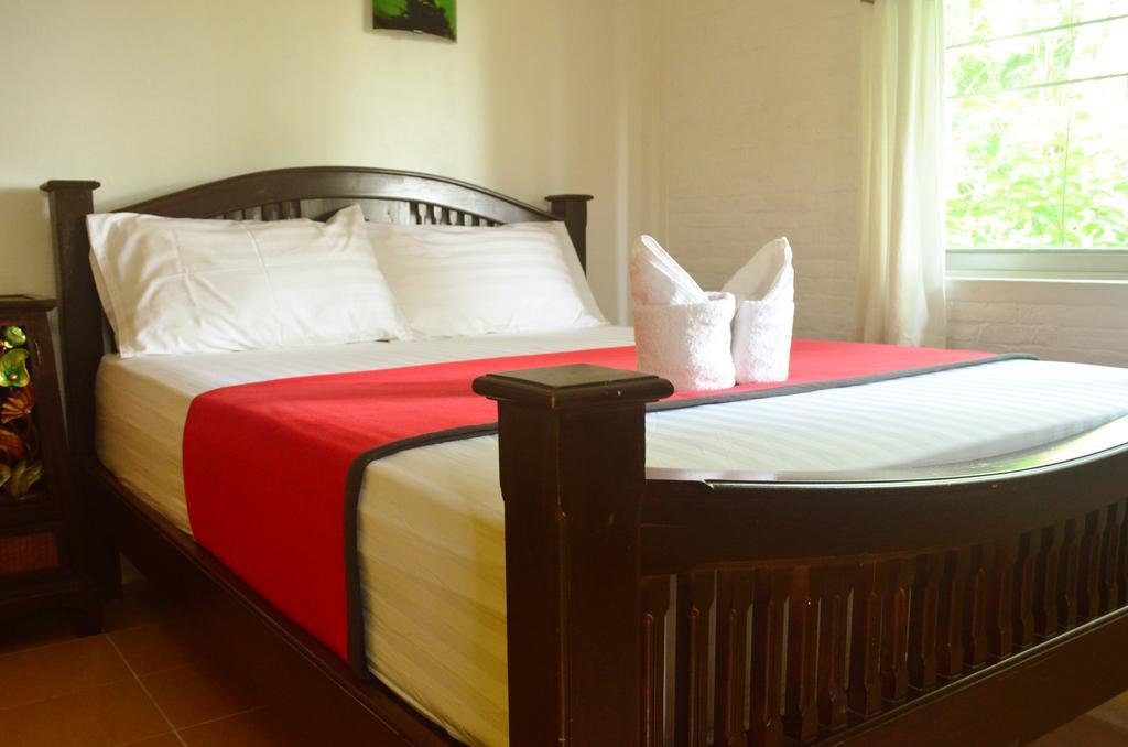 פרה נאקון סי איוטאיה Moradok Thai Guesthouse מראה חיצוני תמונה