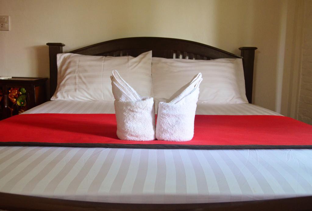 פרה נאקון סי איוטאיה Moradok Thai Guesthouse מראה חיצוני תמונה